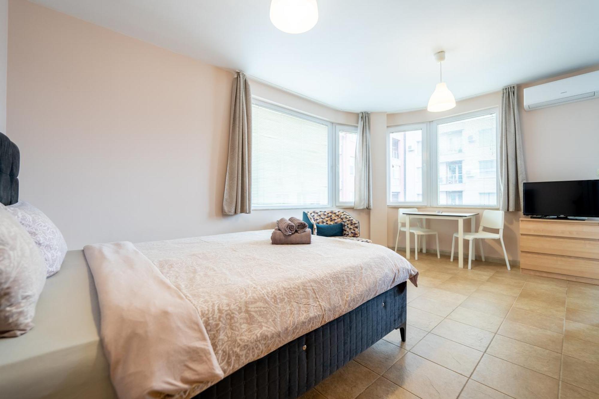 Lovely Apartment In Studentski Grad София Экстерьер фото